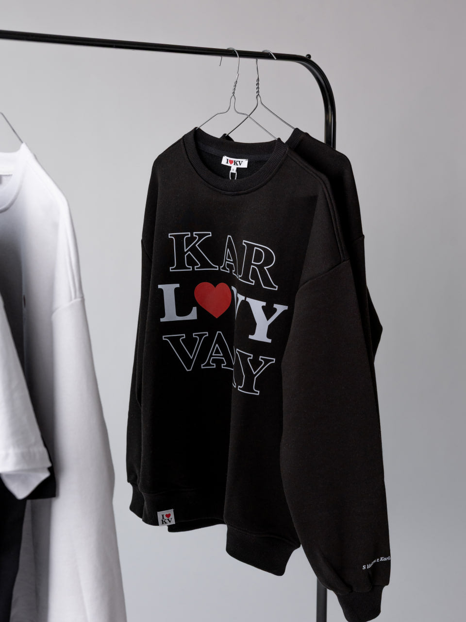 I ❤️ KV Černá mikina | Oficiální merch Karlových Varů | Feel Karlovy Vary