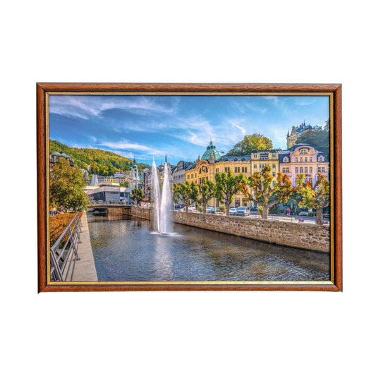 Fotoobraz Podzim v Karlových Varech. Fontány na řece Teplé – 23 × 33 cm 