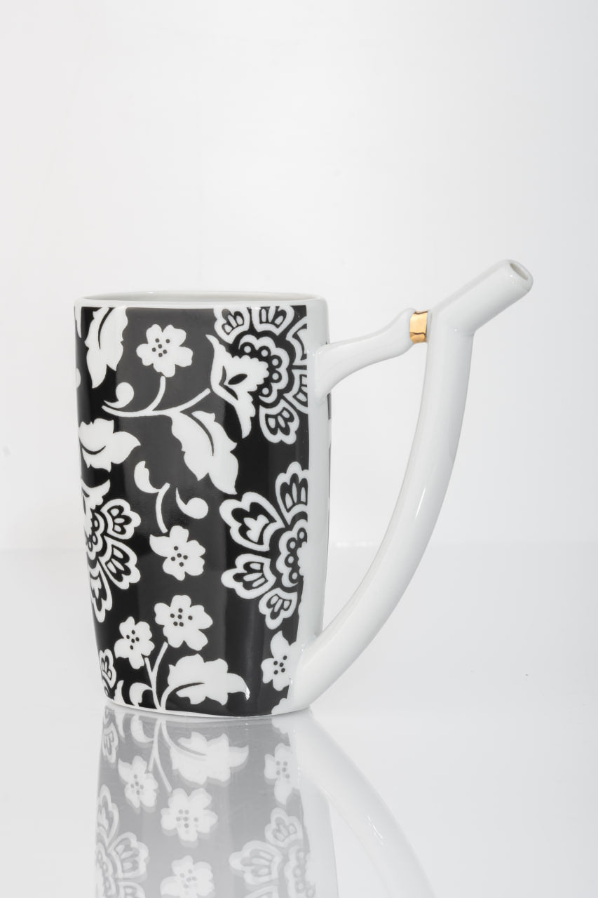 Karlovarský lázeňský pohárek Černobílá bohémská zahrada | Limitovaná edice