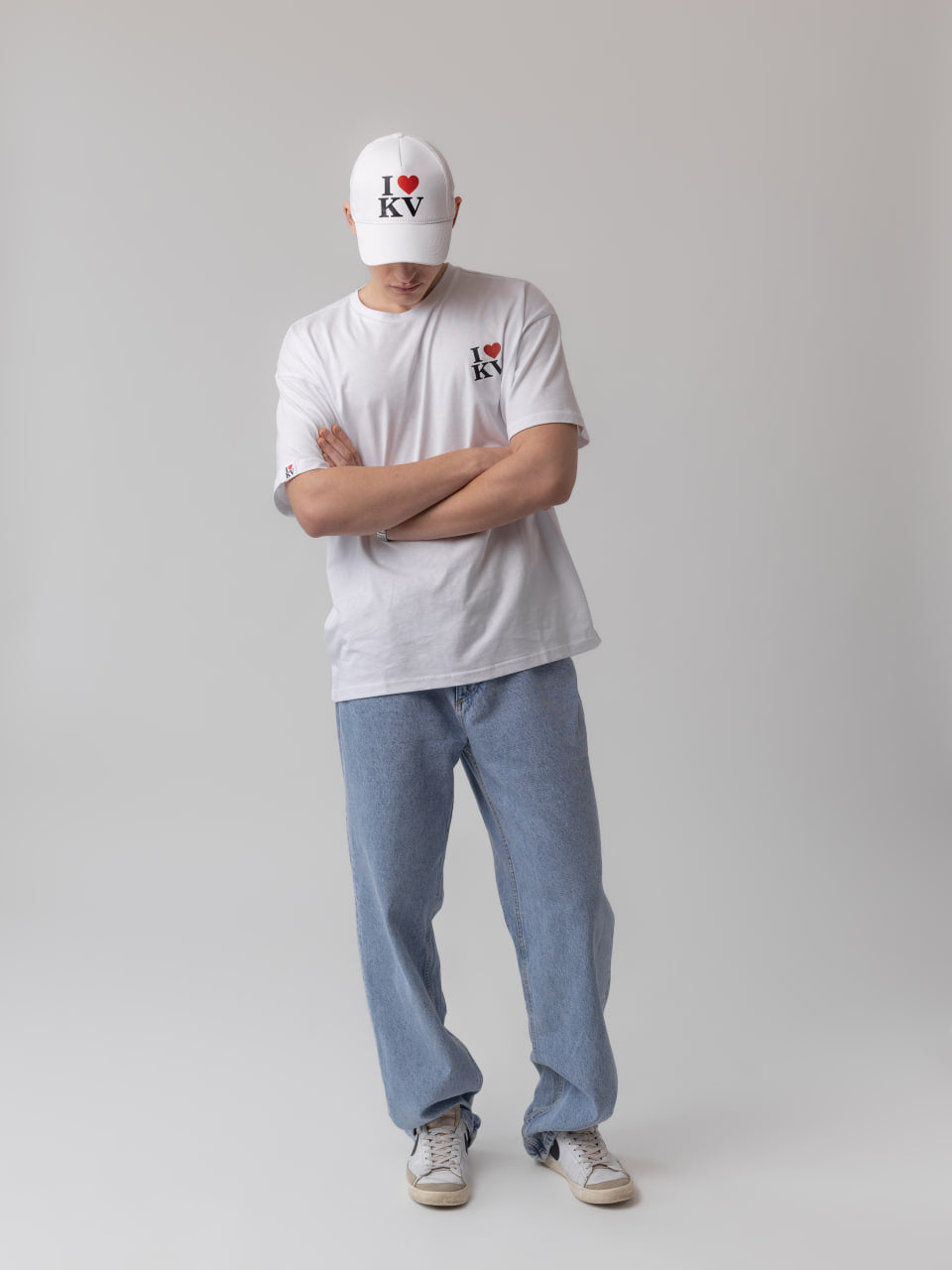 Bílá kšiltovka „I ❤️ KV“ | Značkový merch Karlovy Vary